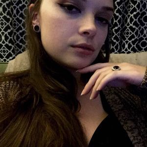 Meet your Posher, Dakota